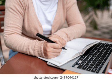 探秘凯旋门国际赌场:奢华体验与娱乐活动的完美结合 探秘凯旋门国际赌场:奢华体验与娱乐活动的完美结合